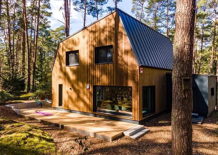 Waldvilla mit Tiny House im Küstenwald